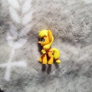 My Little Pony Figure Applejack Orange Yellow MLP G5 Mini Friendship Shine
